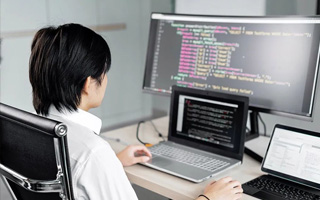 江阴 ,php声明和调用变量的符号是什么？
